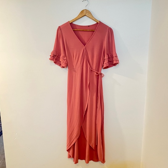 💗🌺Gorgeous pinkish dress!!🎀 Small, ruffles & wrap details, from Europe! - Picture 1 of 16